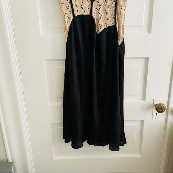 Anthropologie Knitted & Knotted Cream and Black Asymmetrical Dress - Picture 4 of 9